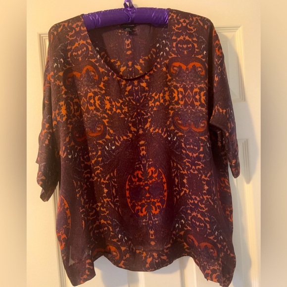 Beautiful club Monaco silk top - Picture 1 of 4